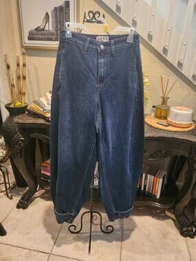 VBRT dark wash barrel-leg denim jeans size 1